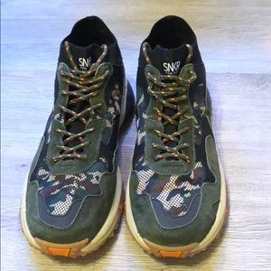 SNKR Project camo chunky - size 13 men’s